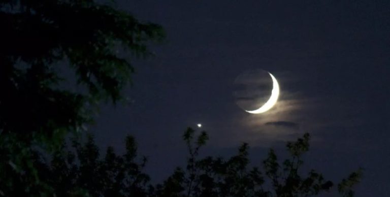молодий місяць