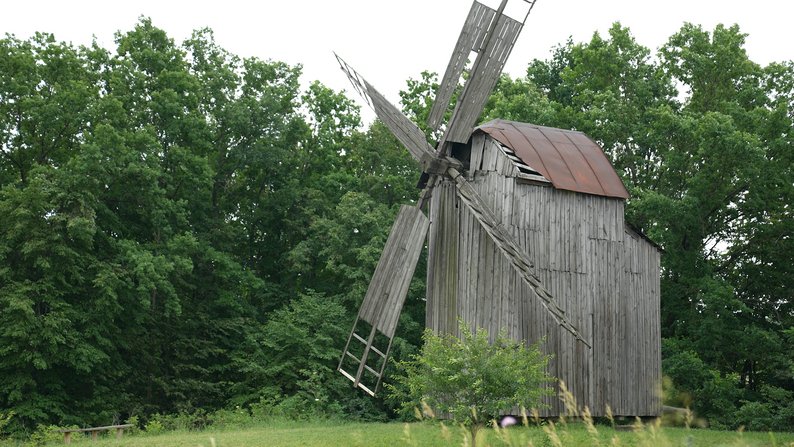 сім вітряків