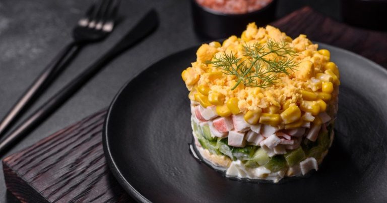 салат з крабовими паличками