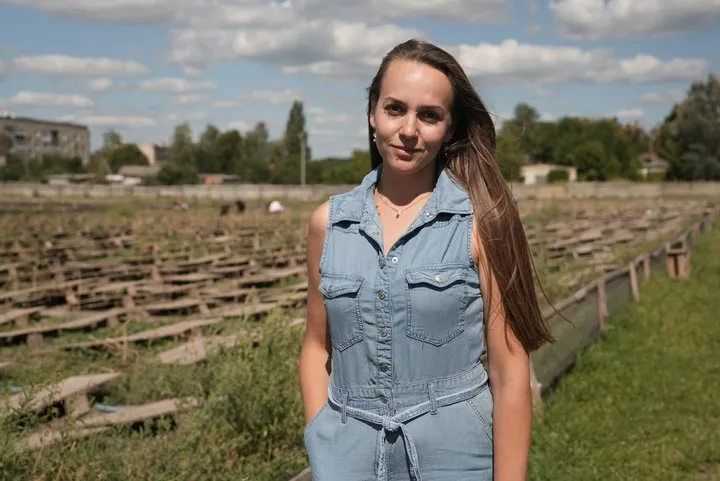 На Сумщині юристка успішно вирощує равликів