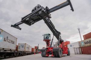 Maersk йде з терміналу в Борисполі
