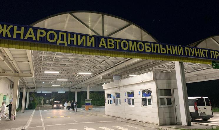 Рух вантажівок на кордоні сповільниться